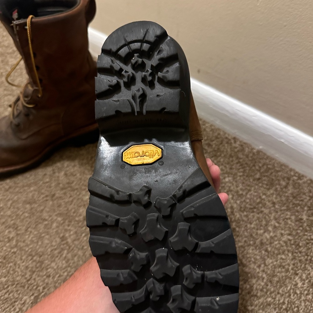 Red wings
